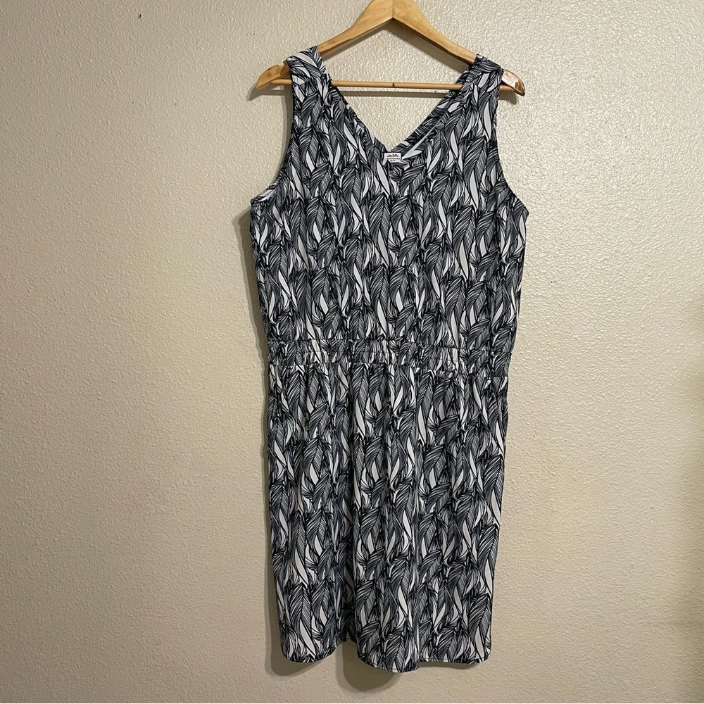 KAVU Ensenada Gray and Black Fabric outdoor‎ Dress - Picture 4 of 14